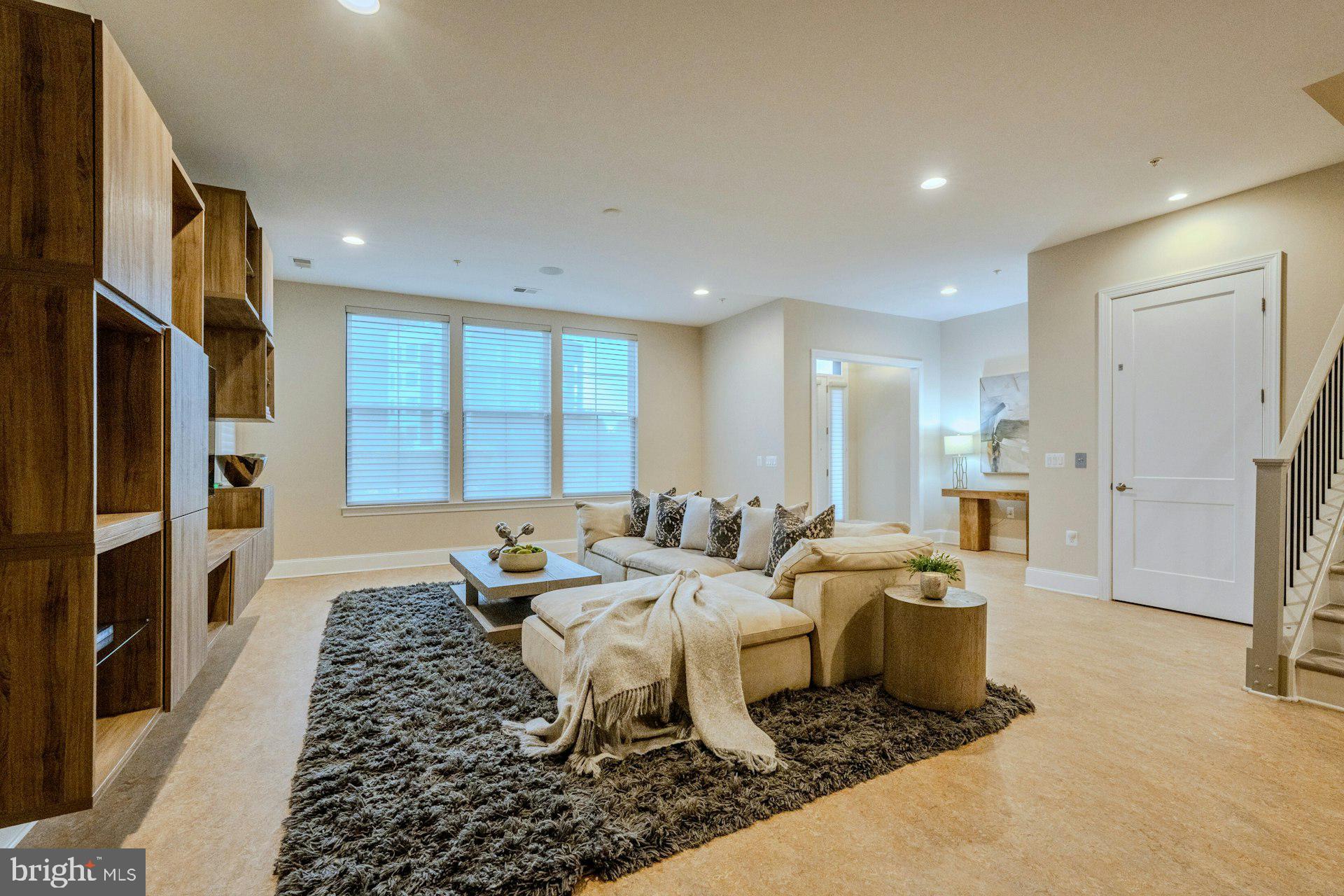 ONE LOUDOUN - Residential