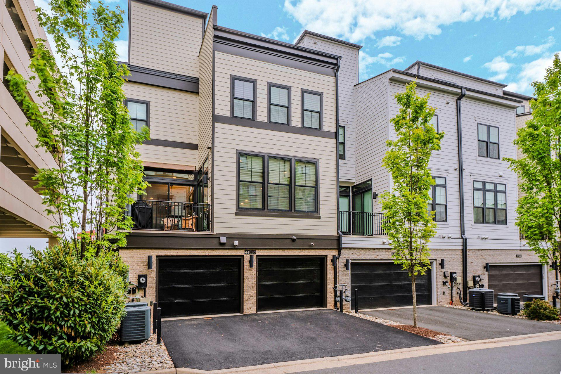 ONE LOUDOUN - Residential