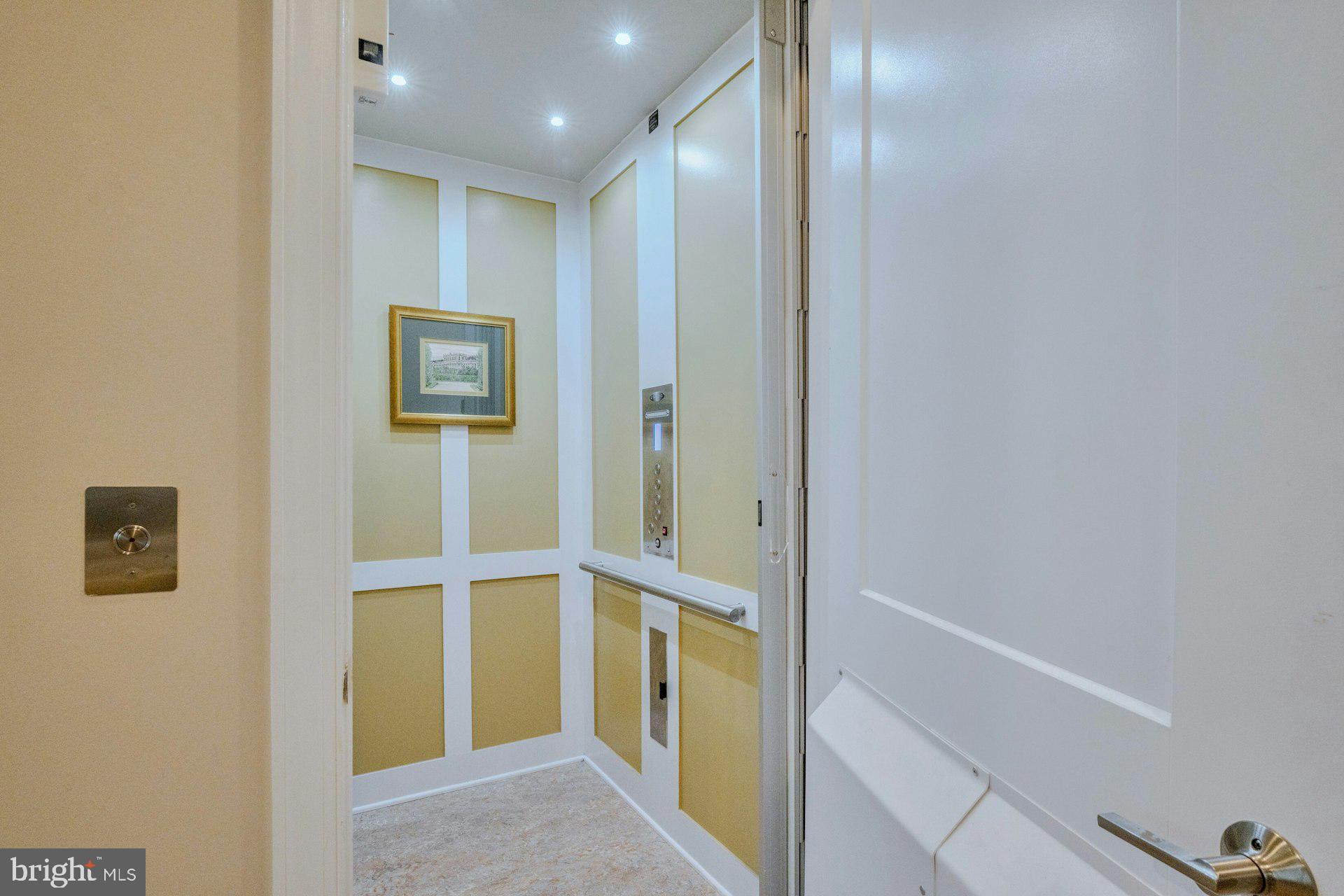 ONE LOUDOUN - Residential