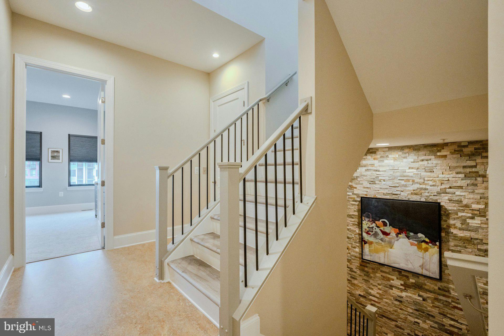ONE LOUDOUN - Residential