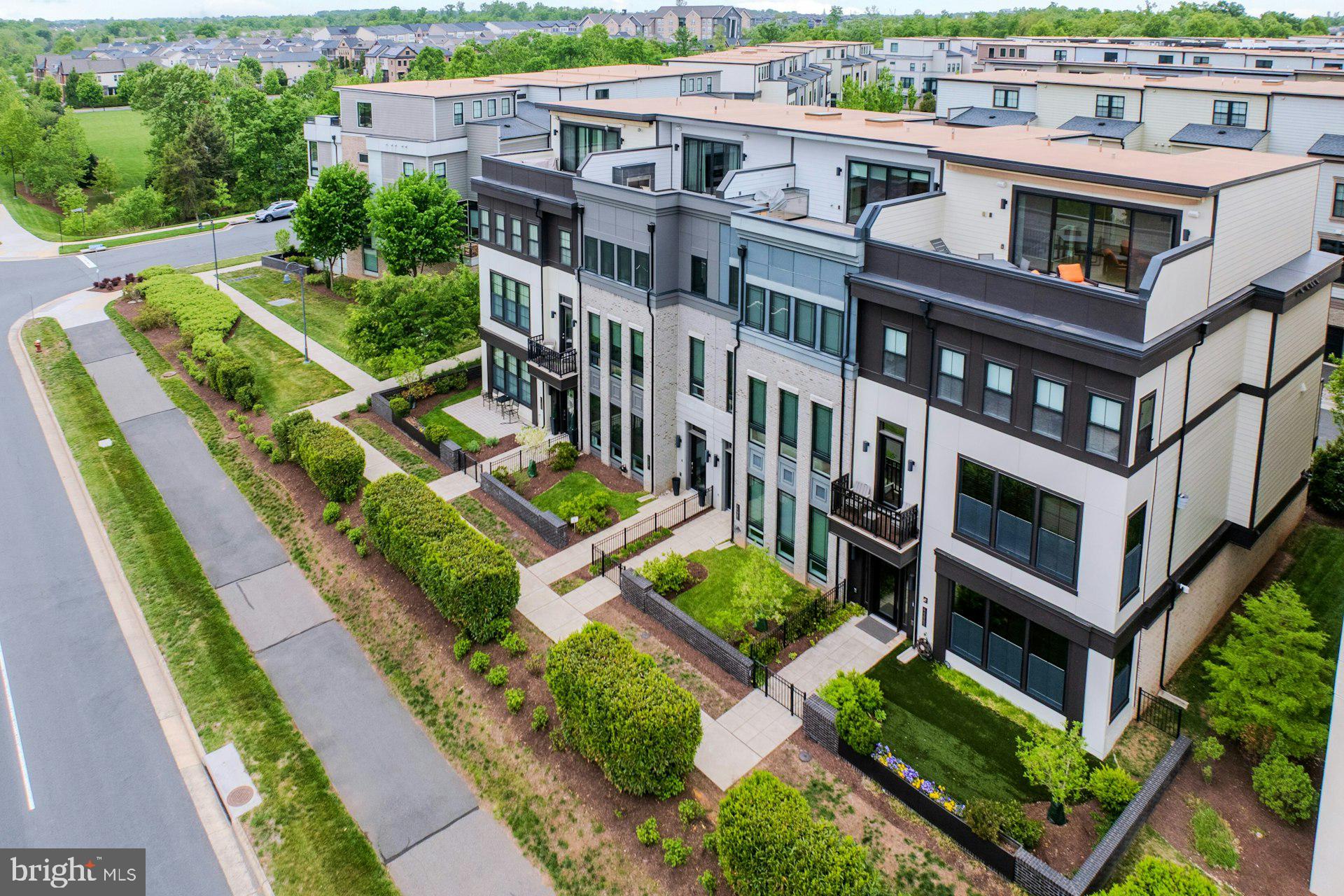 ONE LOUDOUN - Residential
