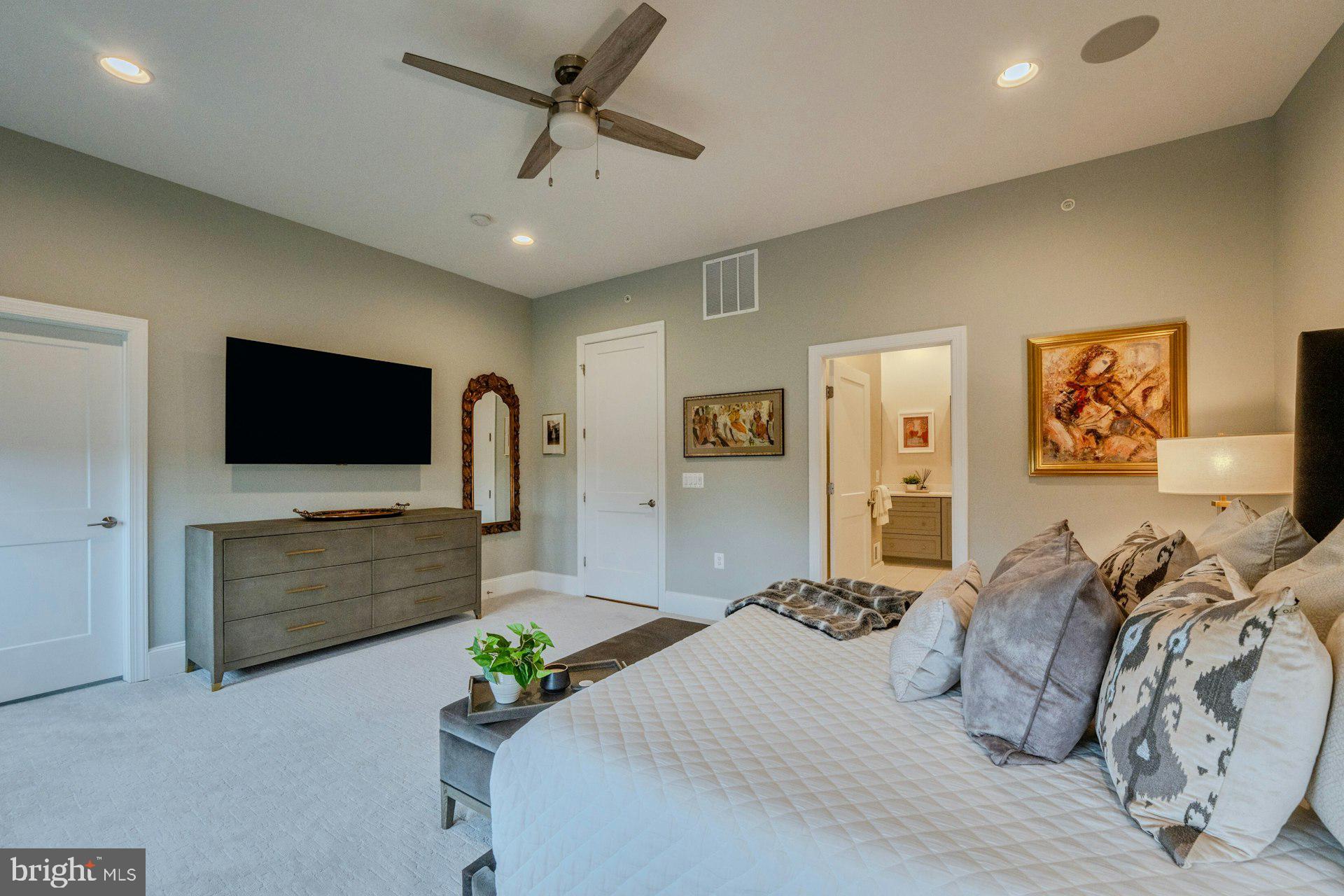 ONE LOUDOUN - Residential