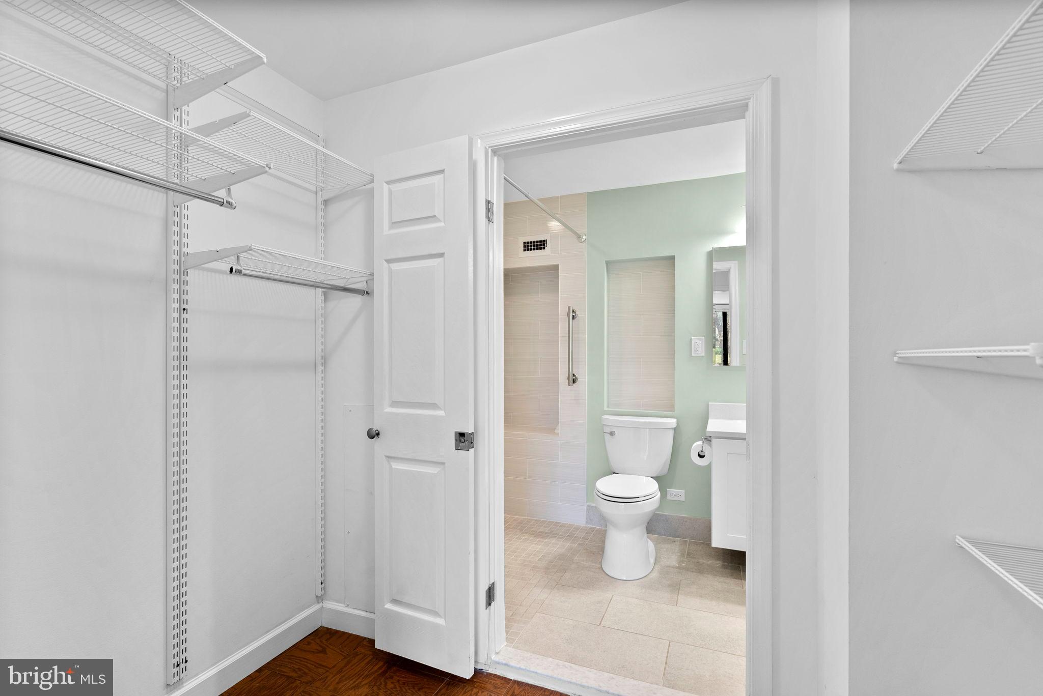 PROMENADE TOWERS - Residential