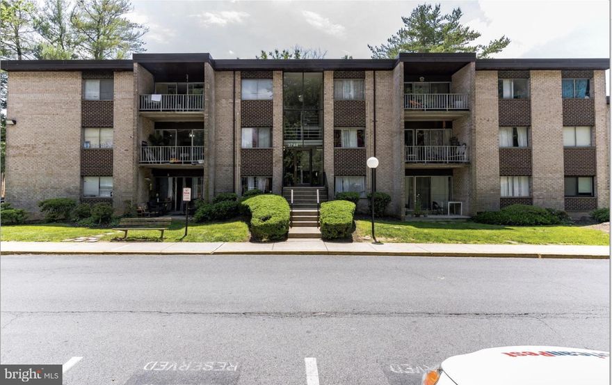 𝗠𝗼𝗿𝗲 𝗱𝗲𝘁𝗮𝗶𝗹𝘀 𝗰𝗼𝗻𝘁𝗮𝗰𝘁 𝗖𝗼-𝗟𝗶𝘀𝘁𝗲𝗿. FHA APPROVED!!! Property is occupied. Condominium located in a highly sought after Fairways community! Spacious and sun-filled open floor plan unit features 2 bedrooms, 1 full bath and walk-in closet in the master bedroom. Enjoy your morning coffee or spend a quiet afternoon reading your favorite book on the balcony. A few recent upgrades include fresh paint, new floors and new carpet. Assigned parking and plenty of visitor parking available. Common laundry on the floor below and extra storage available. Location, location, location!!! This unit is just a walk away from public transportation such as the Glenmont Metro station, Wheaton Plaza, abundant shopping and restaurants. Do not miss this GREAT OPPORTUNITY !! WELCOME HOME!!