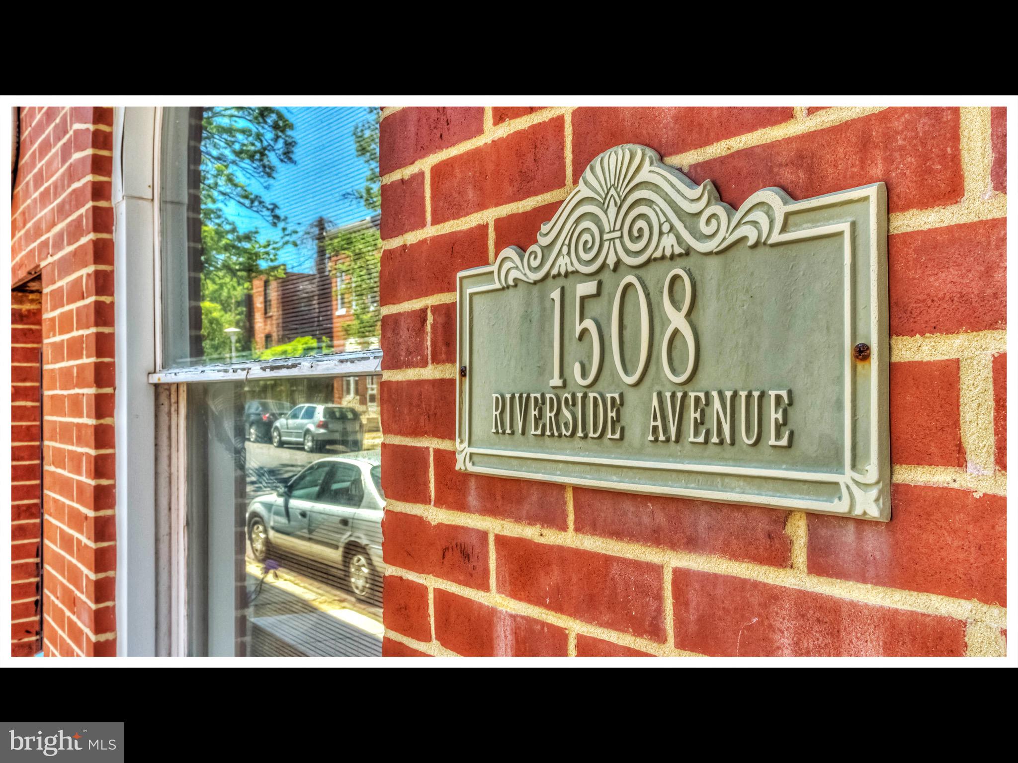 RIVERSIDE - Residential Lease