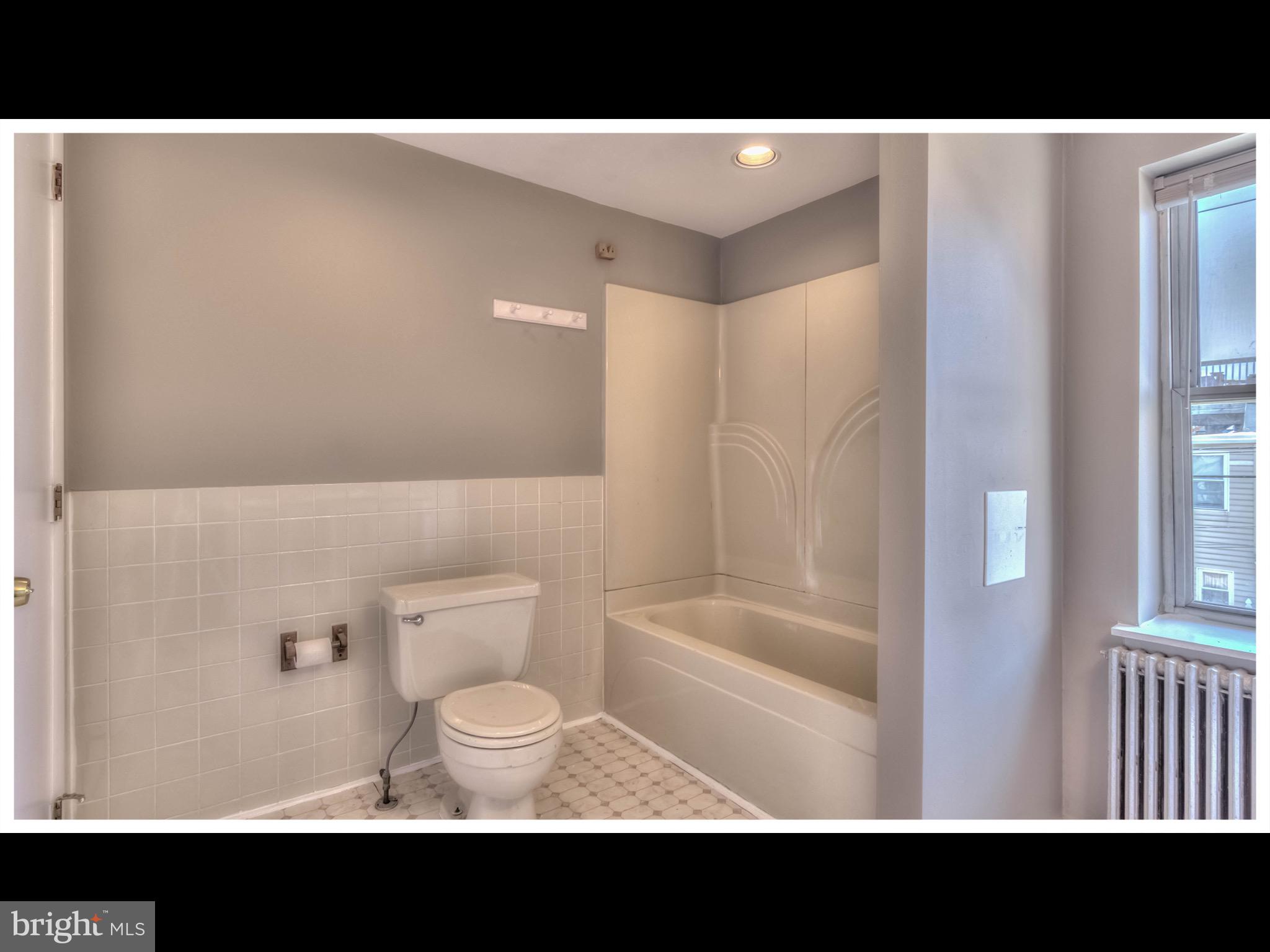 RIVERSIDE - Residential Lease