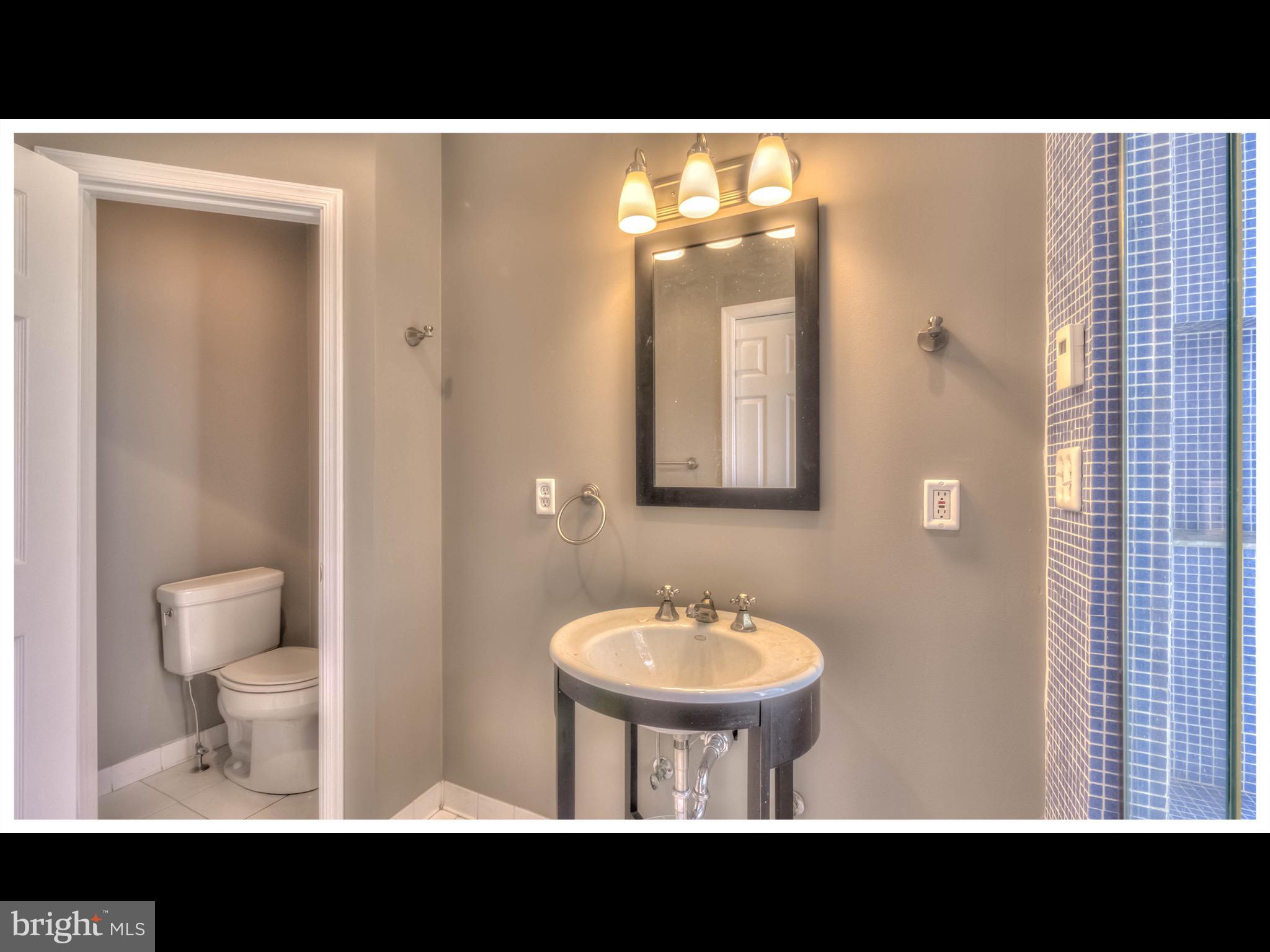 RIVERSIDE - Residential Lease