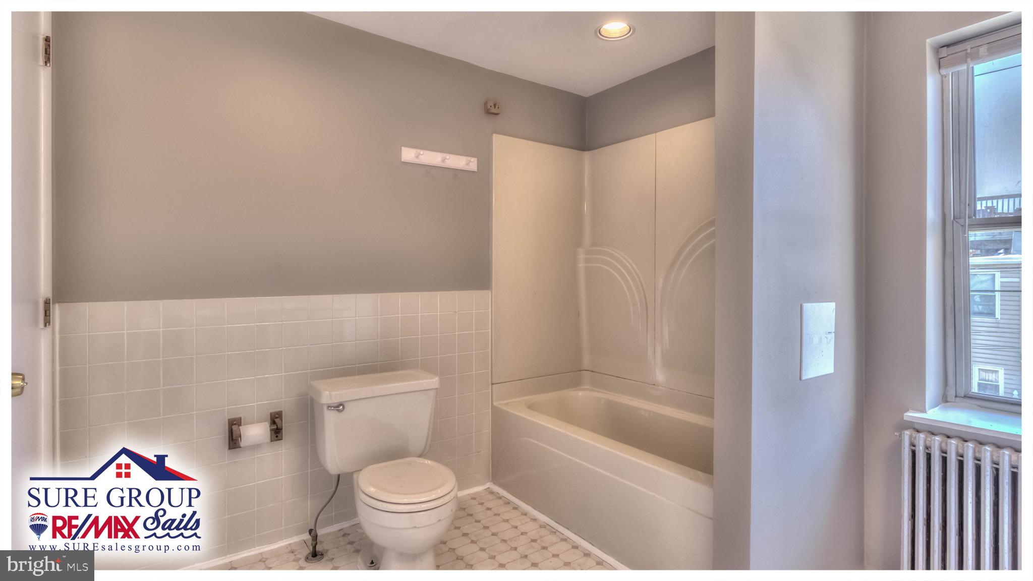 RIVERSIDE - Residential Lease