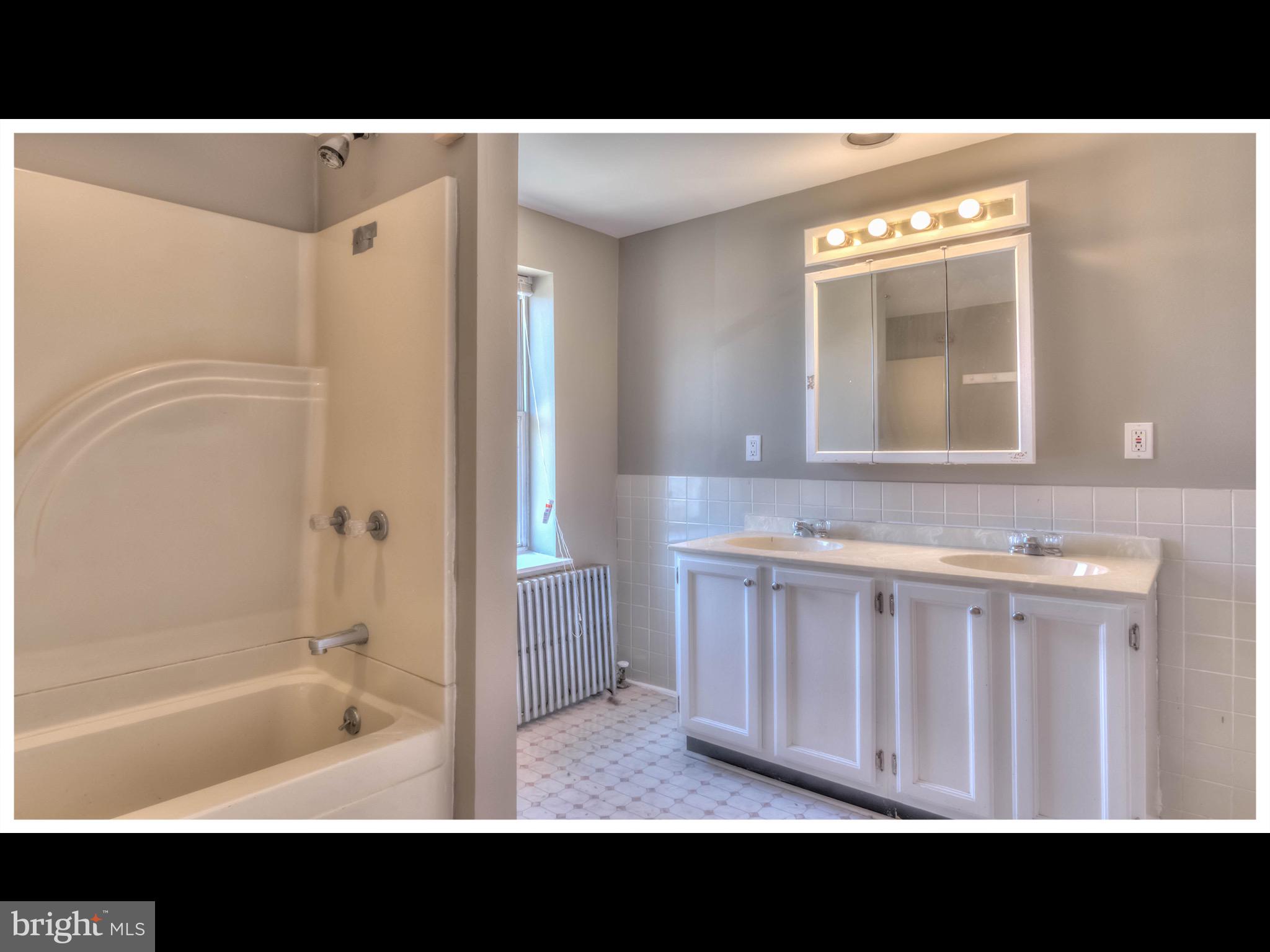 RIVERSIDE - Residential Lease