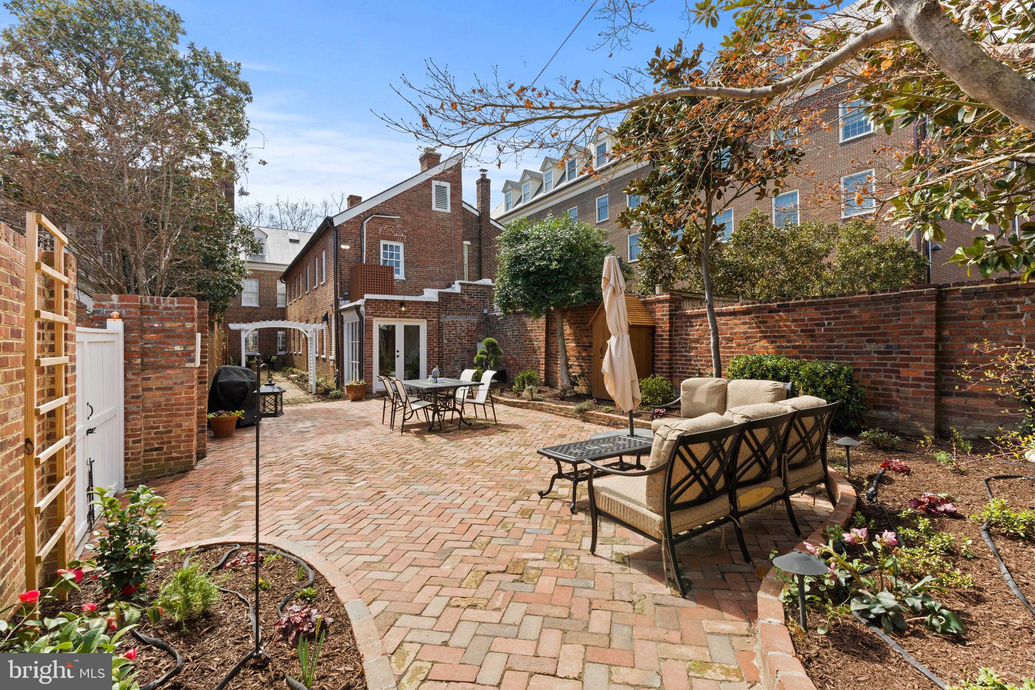 OLD TOWN - Residential