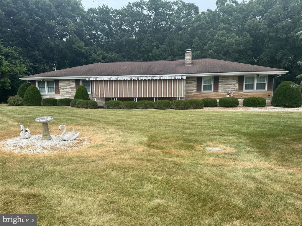 Photo of 1500 Ridge Road, WELLSVILLE, PA 17365 (MLS # PAYK2088608)