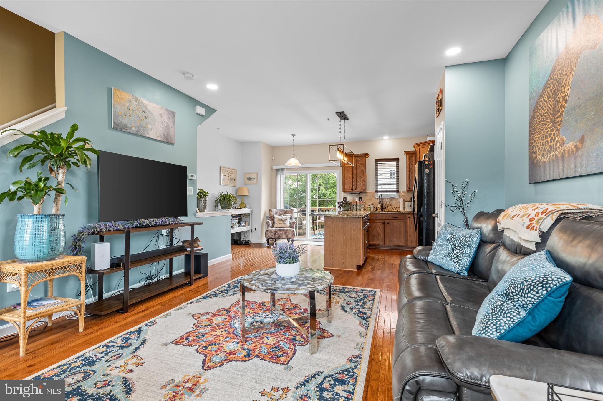 727 ELIAS WAY