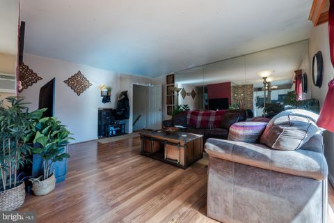 Condo For Sale - 73 Oxford Village<br/> EGG HARBOR TOWNSHIP, NJ 08234