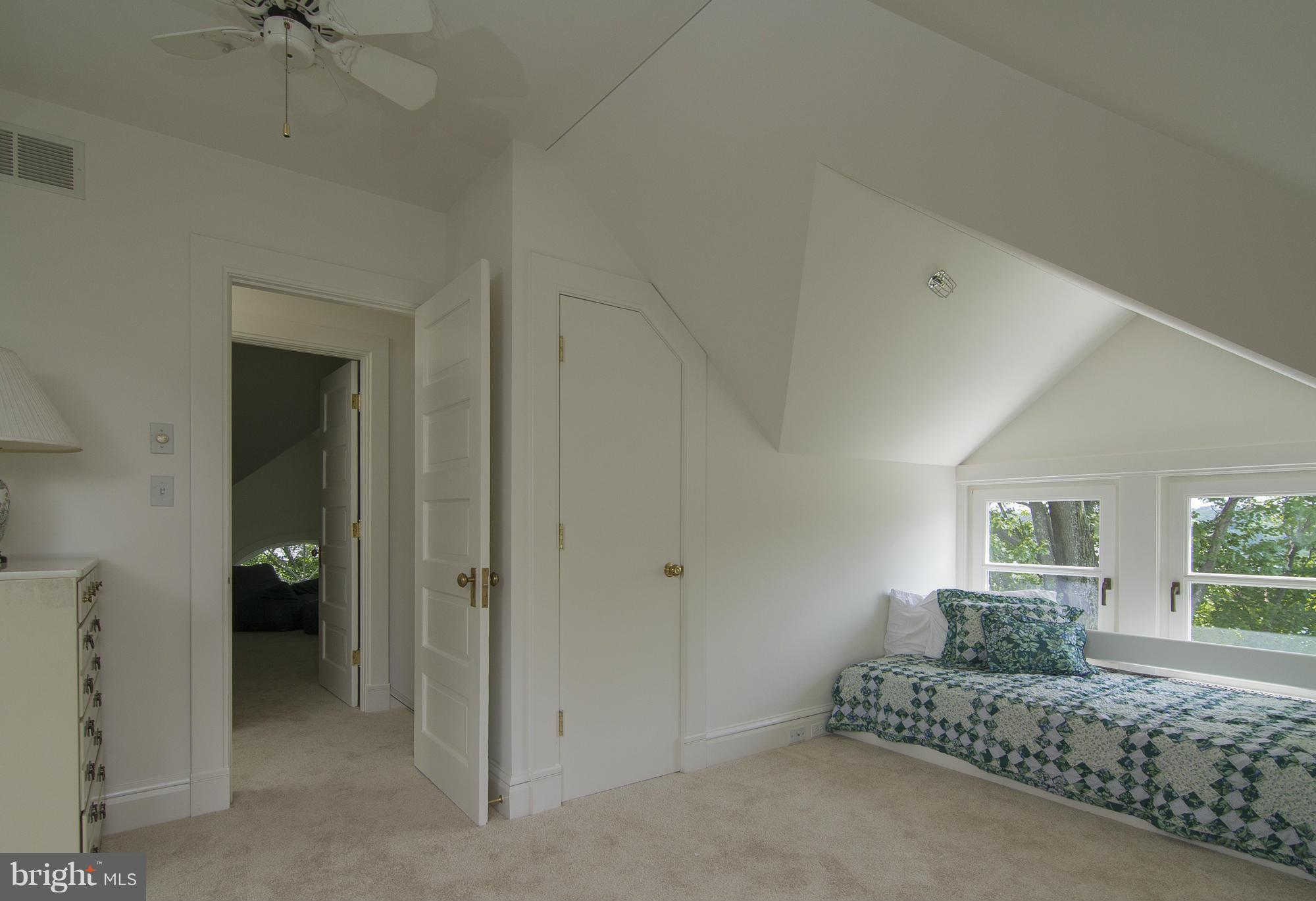 MURRAY HILL - Residential