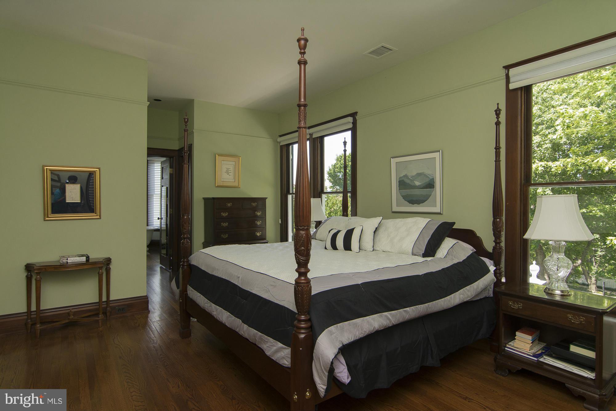 MURRAY HILL - Residential