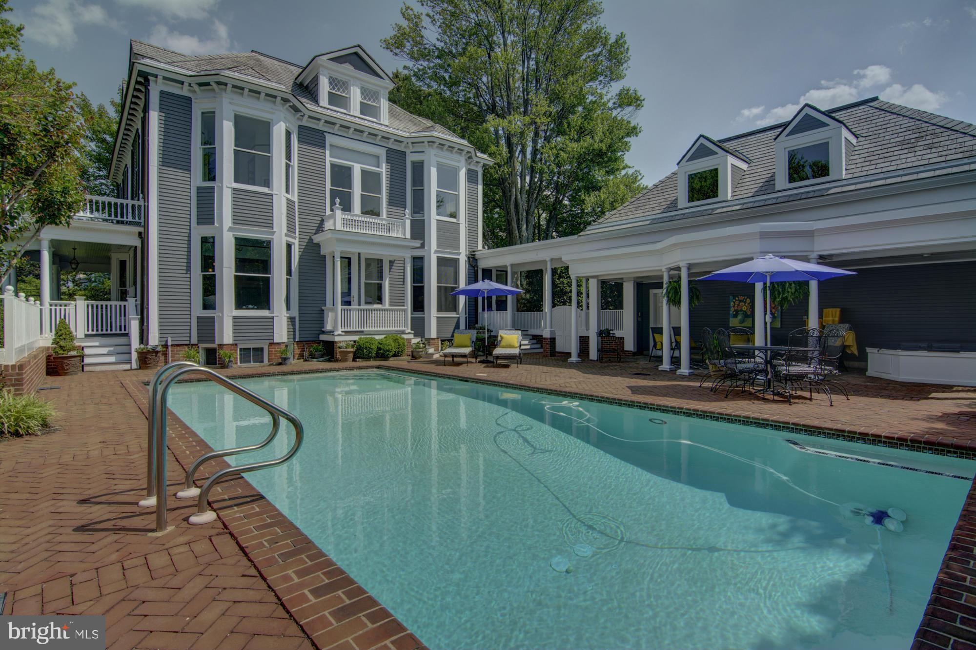 MURRAY HILL - Residential