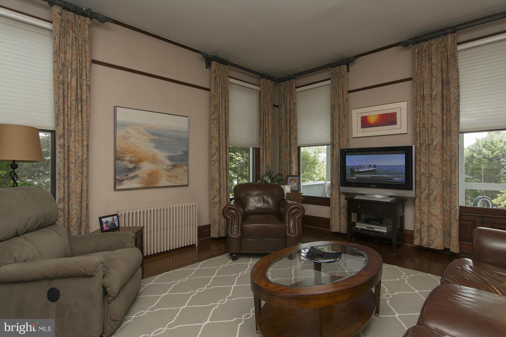 MURRAY HILL - Residential