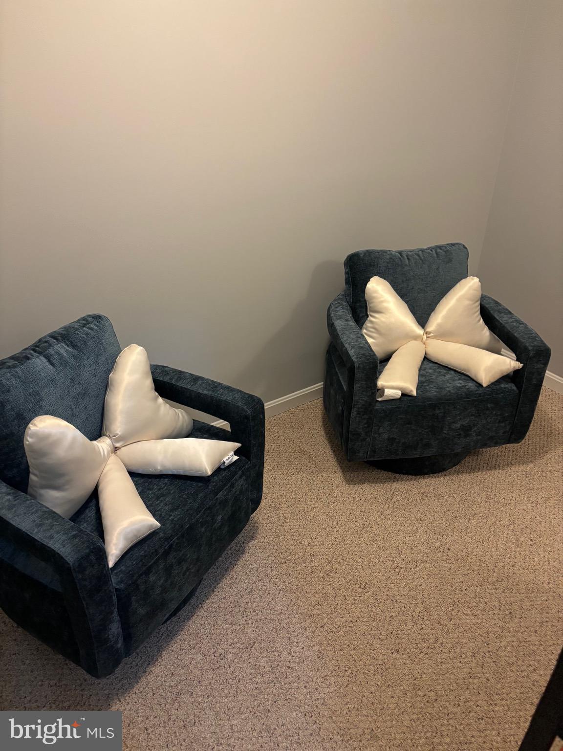 COURTLAND MANOR - Residential