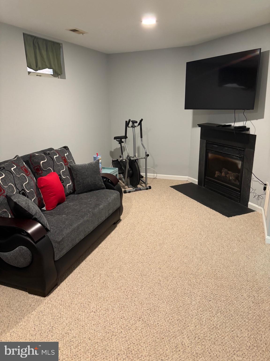 COURTLAND MANOR - Residential