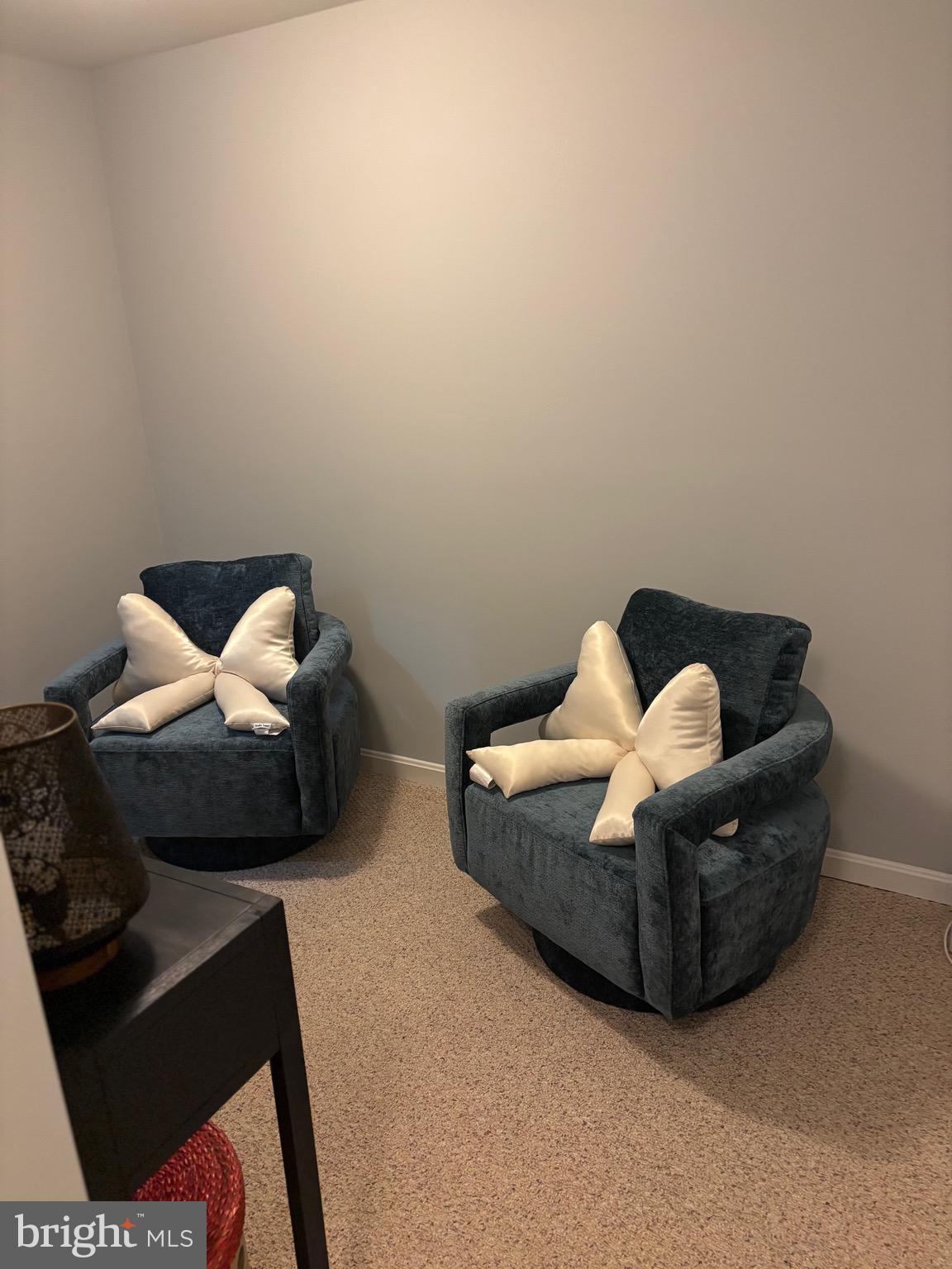 COURTLAND MANOR - Residential