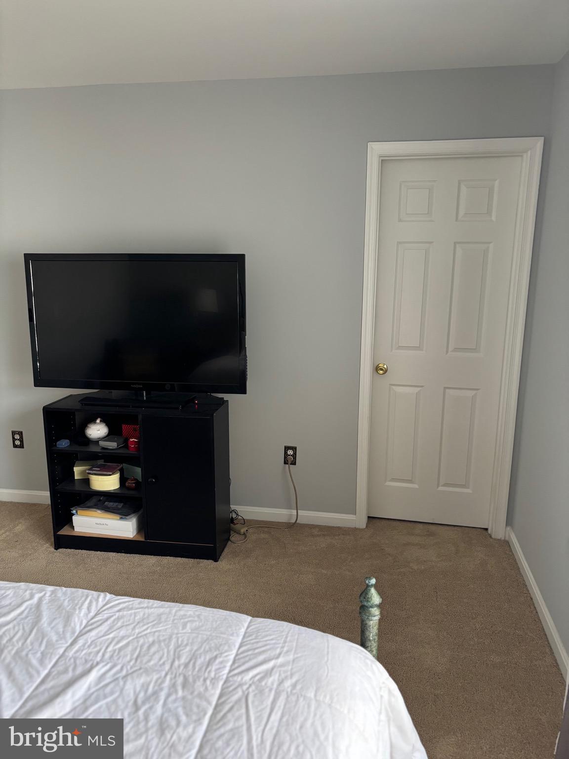 COURTLAND MANOR - Residential