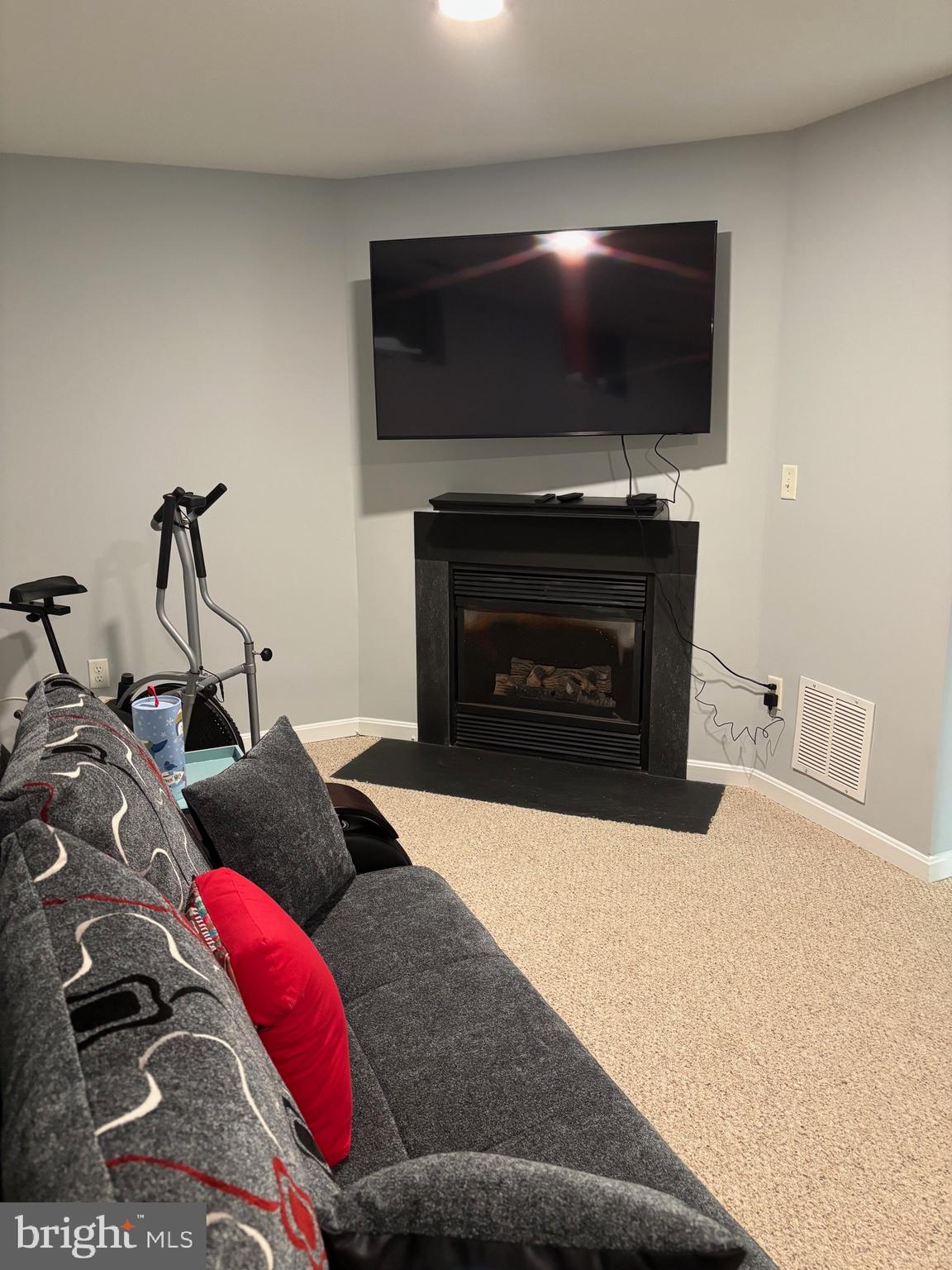 COURTLAND MANOR - Residential