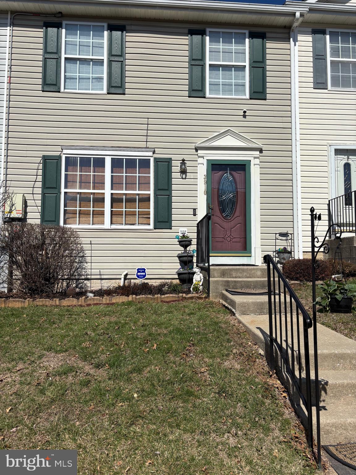 COURTLAND MANOR - Residential