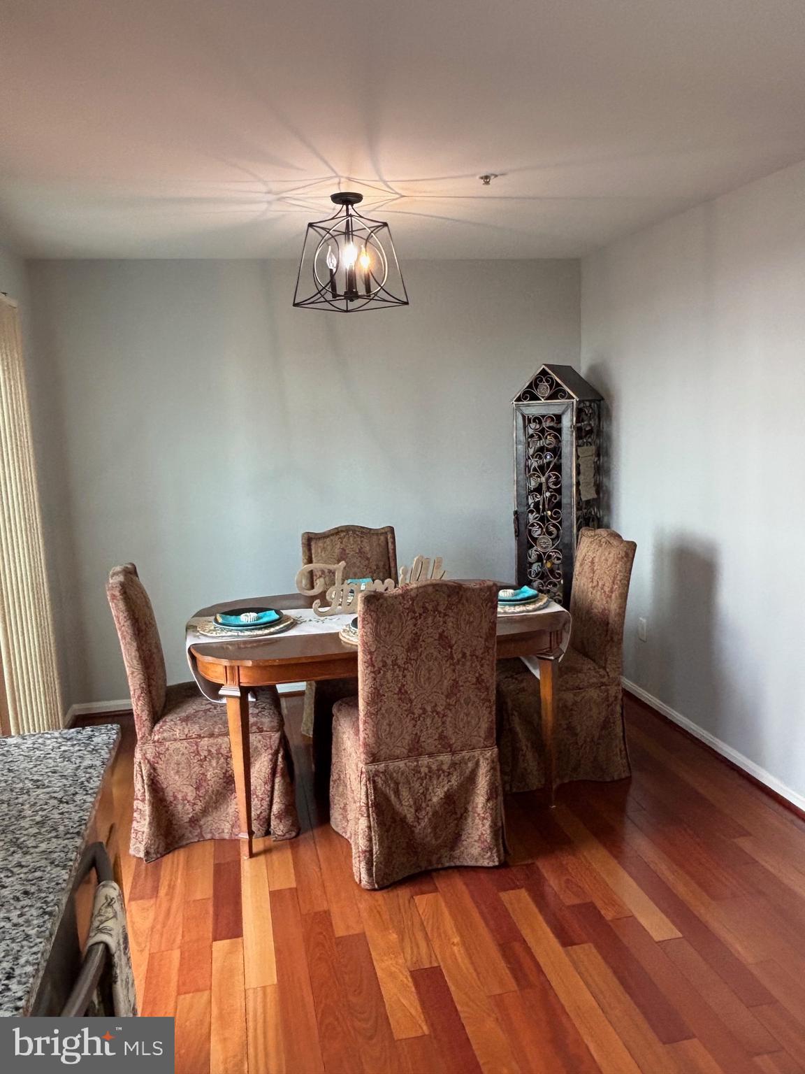 COURTLAND MANOR - Residential