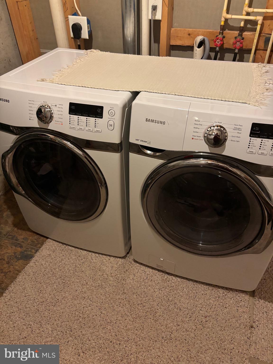 COURTLAND MANOR - Residential