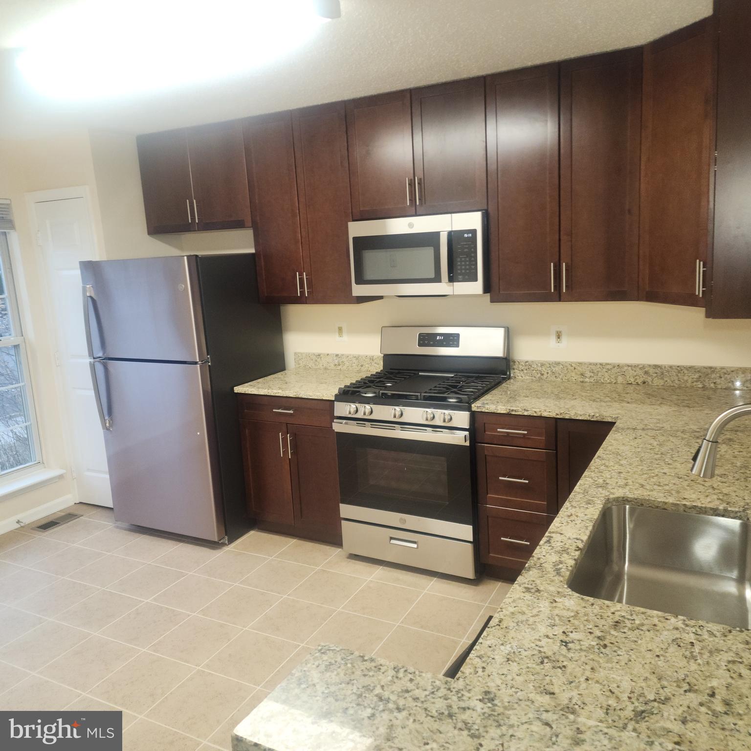 PUTNAM GREEN - Residential Lease