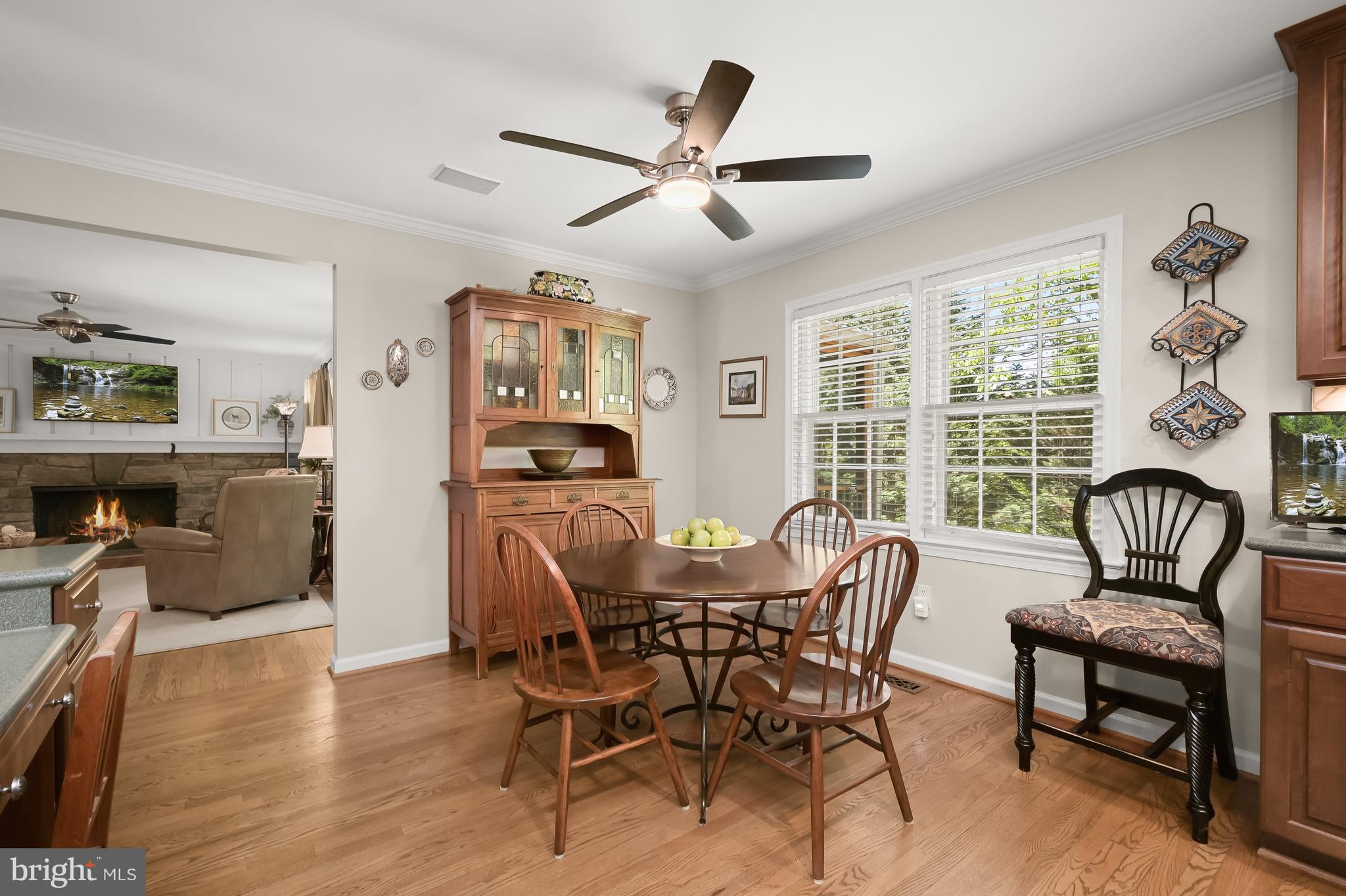 COUNTRY PLACE - Residential