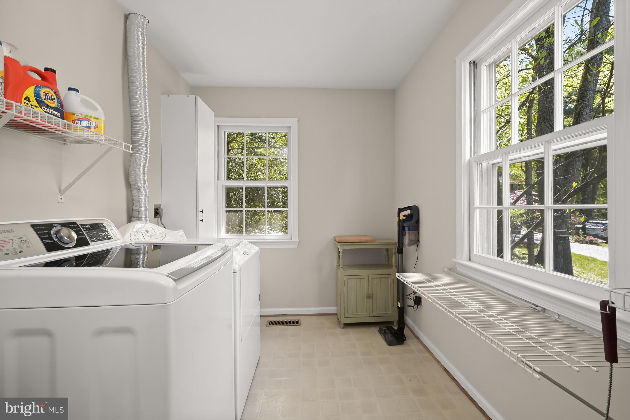 COUNTRY PLACE - Residential