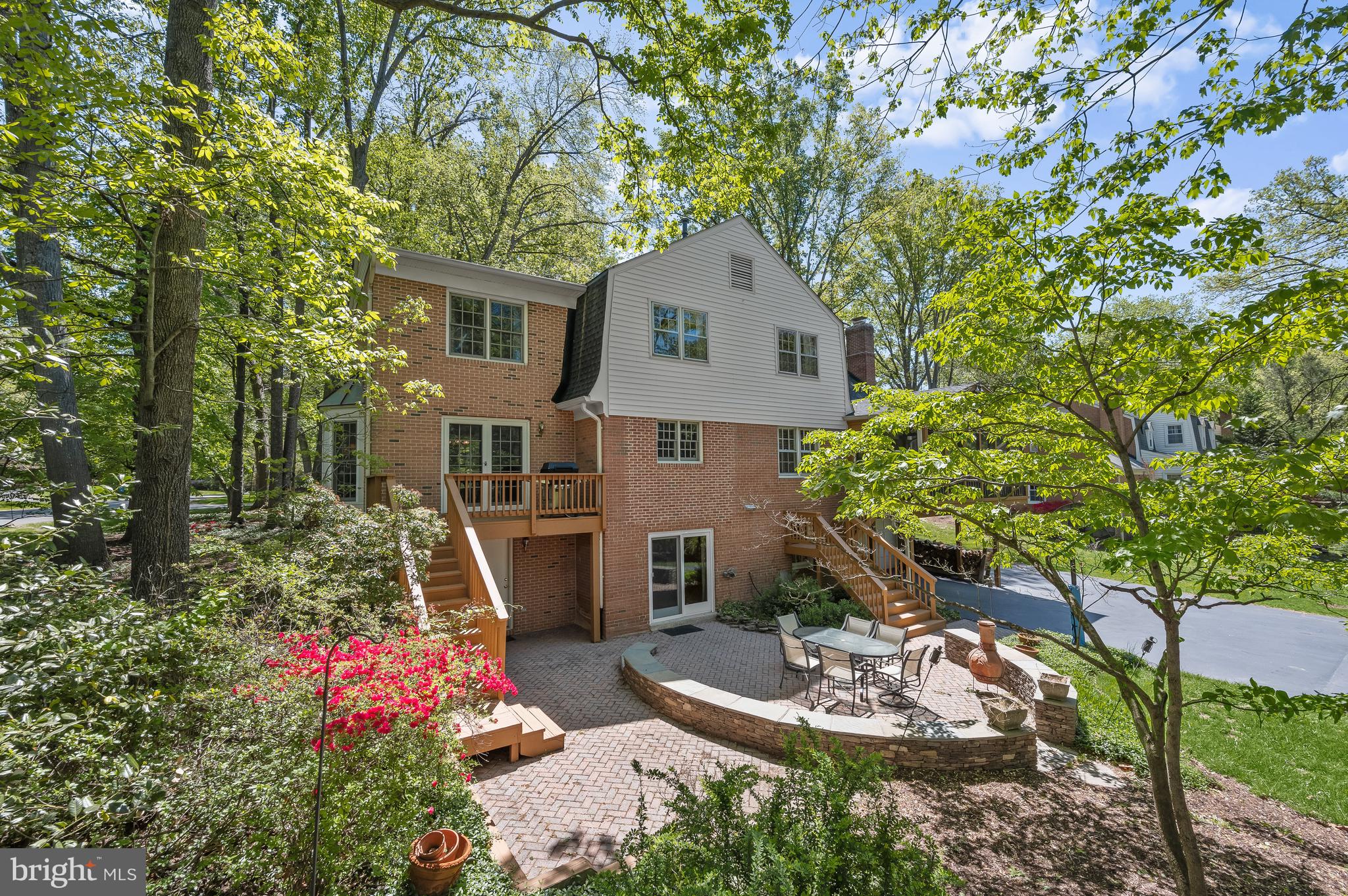 COUNTRY PLACE - Residential