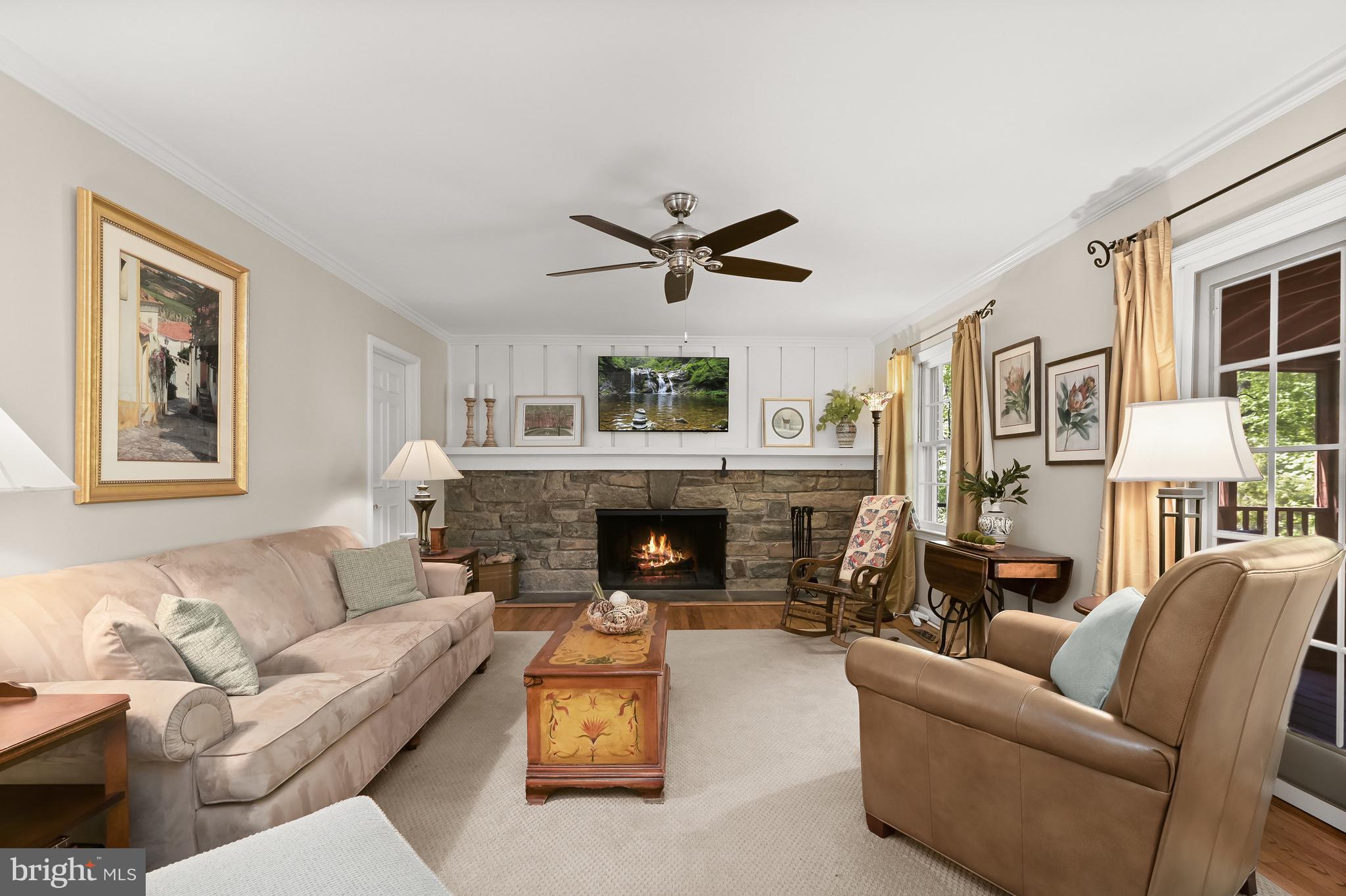 COUNTRY PLACE - Residential