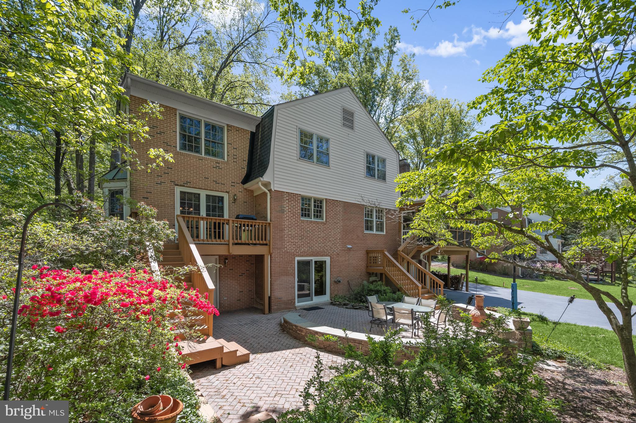 COUNTRY PLACE - Residential