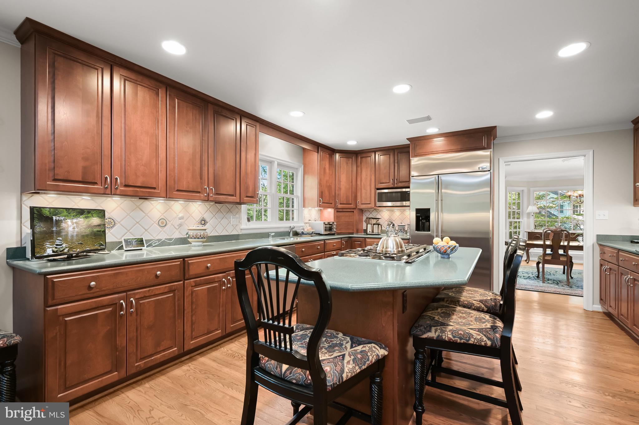 COUNTRY PLACE - Residential