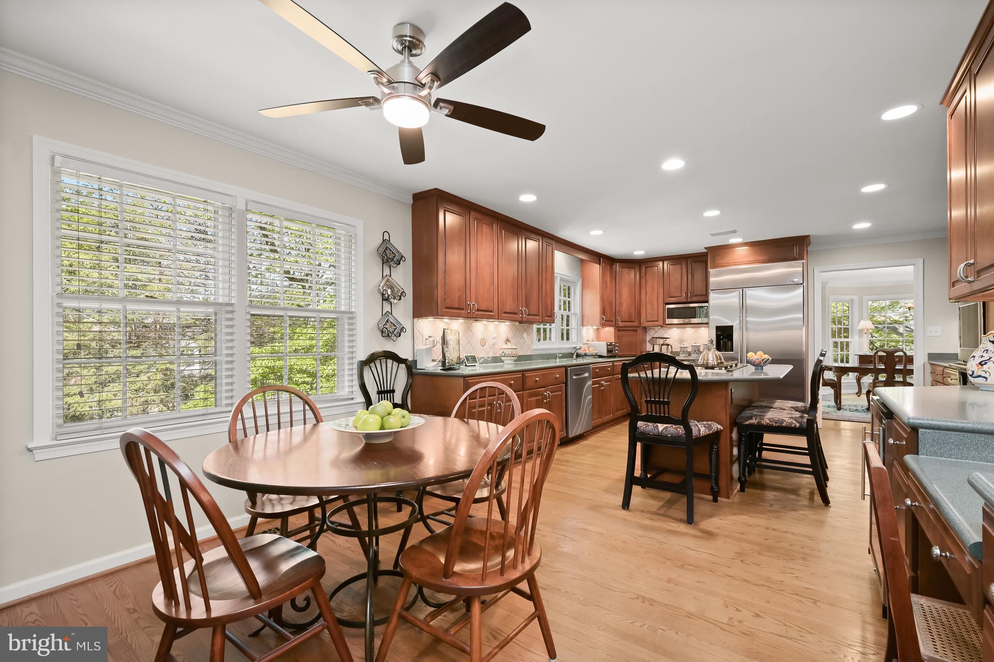 COUNTRY PLACE - Residential