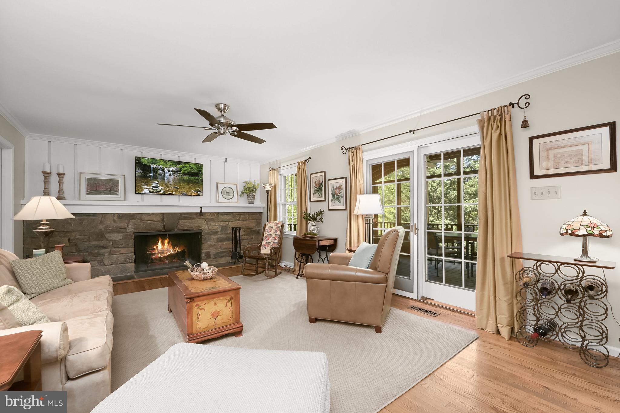 COUNTRY PLACE - Residential