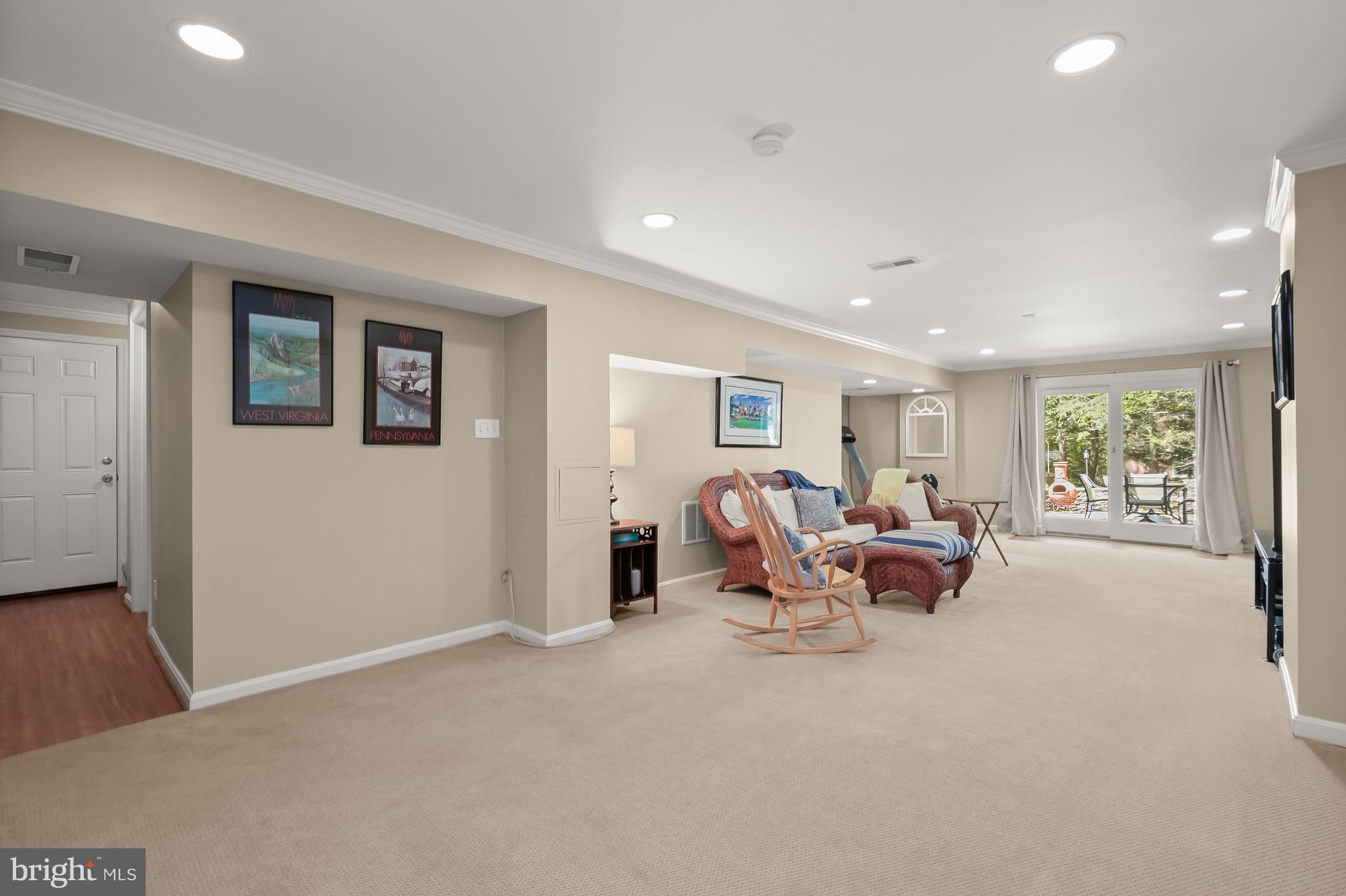 COUNTRY PLACE - Residential