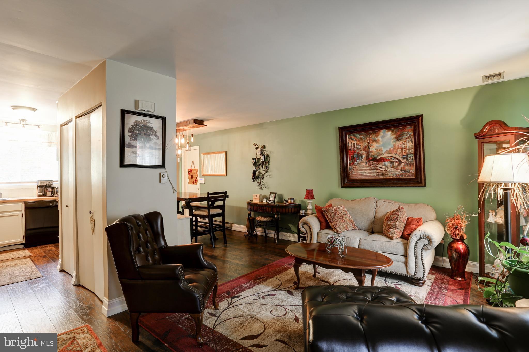 COUNTRY VILLAGE - Residential