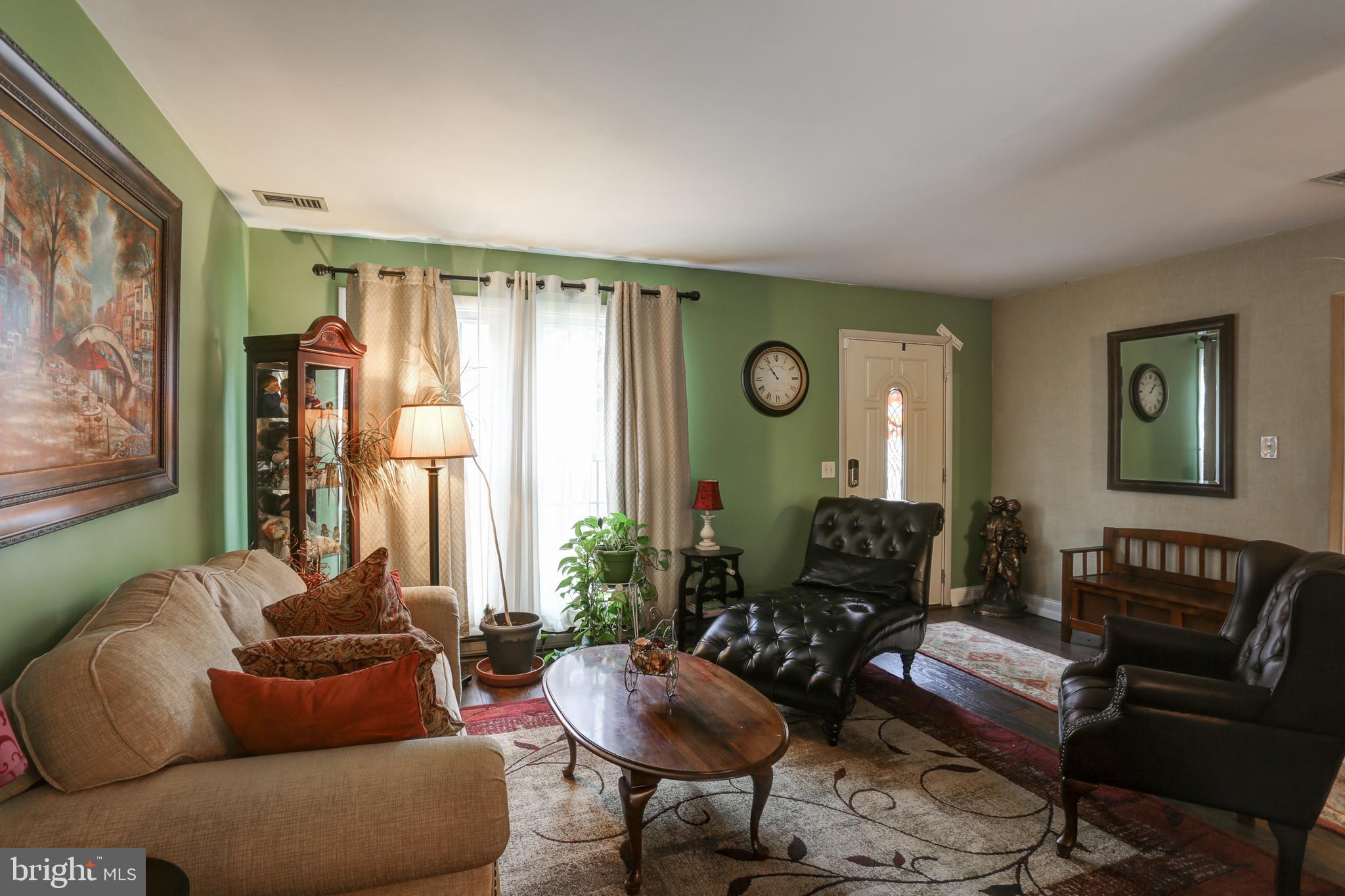 COUNTRY VILLAGE - Residential