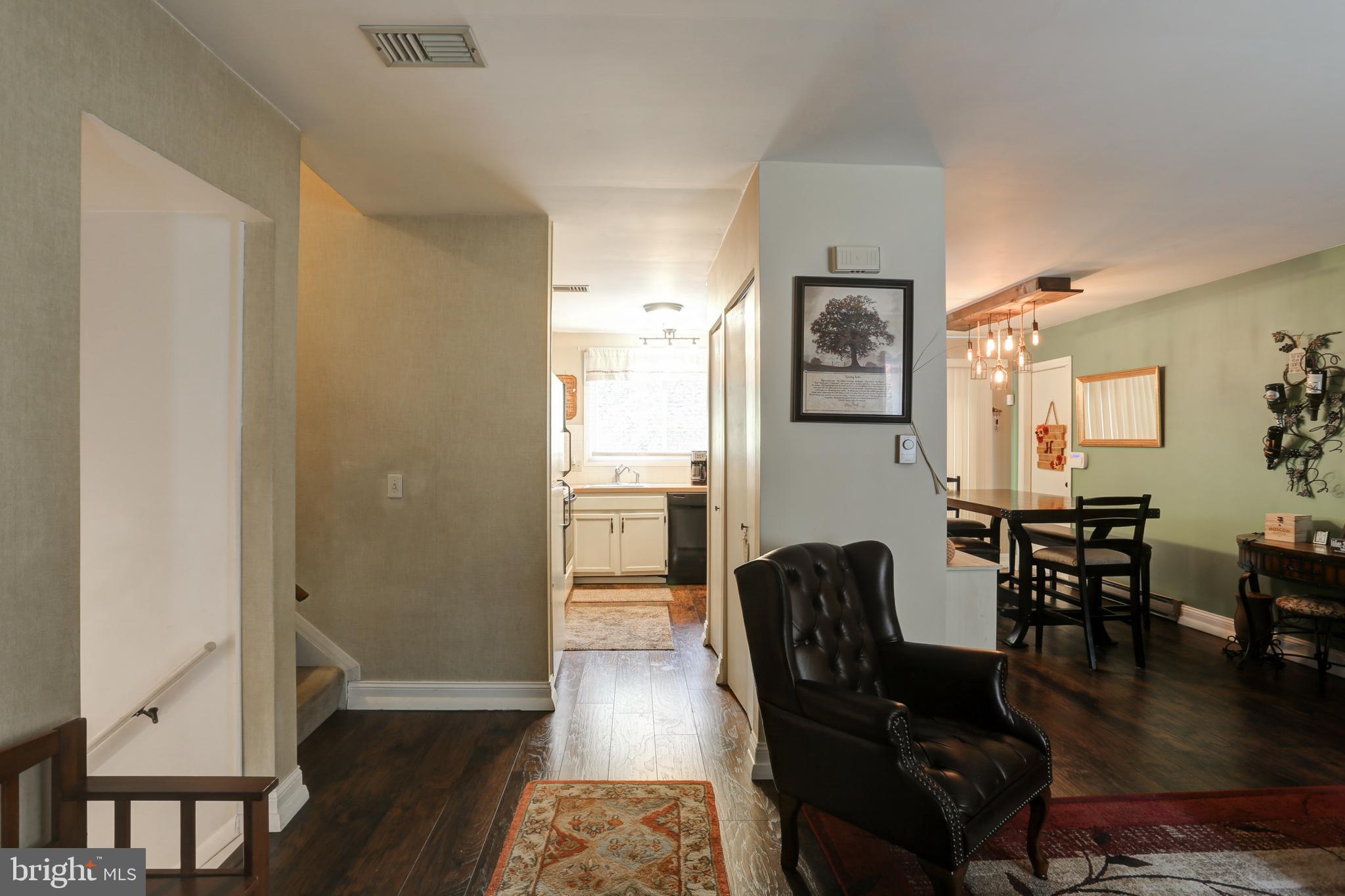 COUNTRY VILLAGE - Residential