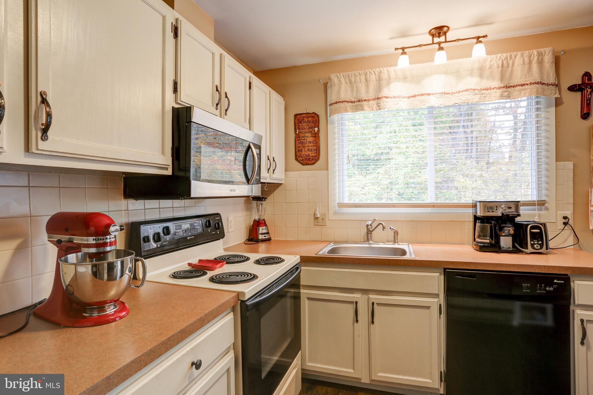 COUNTRY VILLAGE - Residential