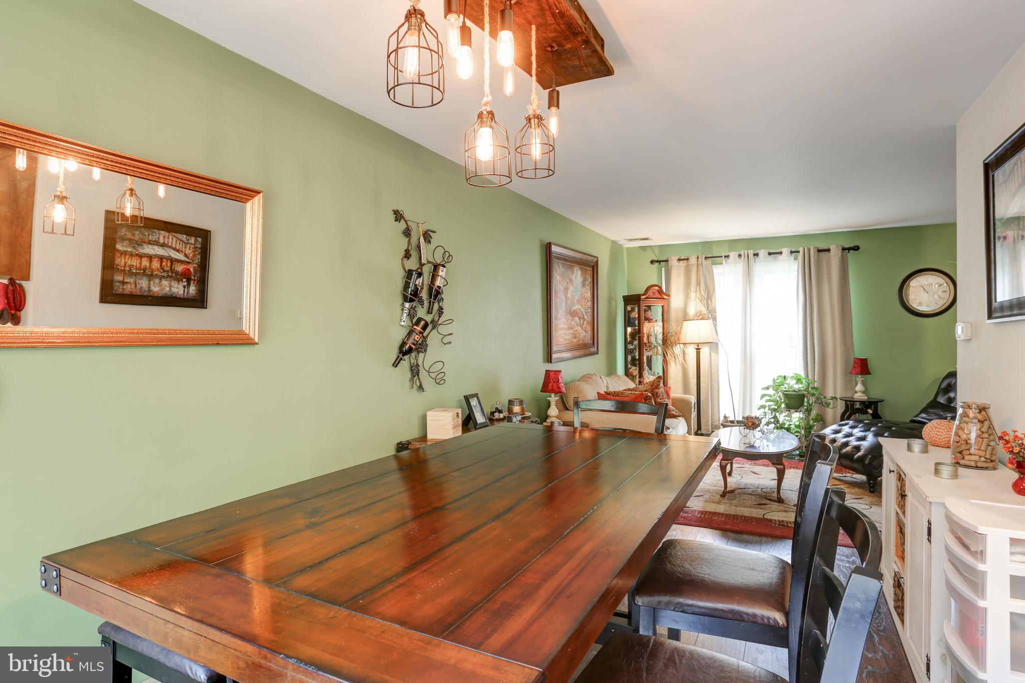 COUNTRY VILLAGE - Residential