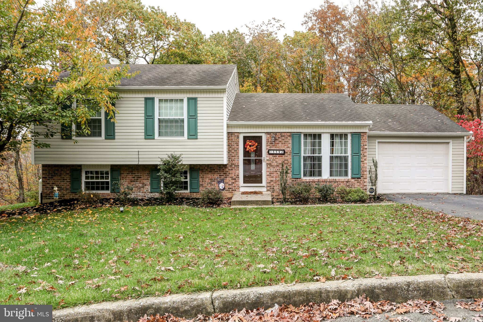 COUNTRY VILLAGE - Residential