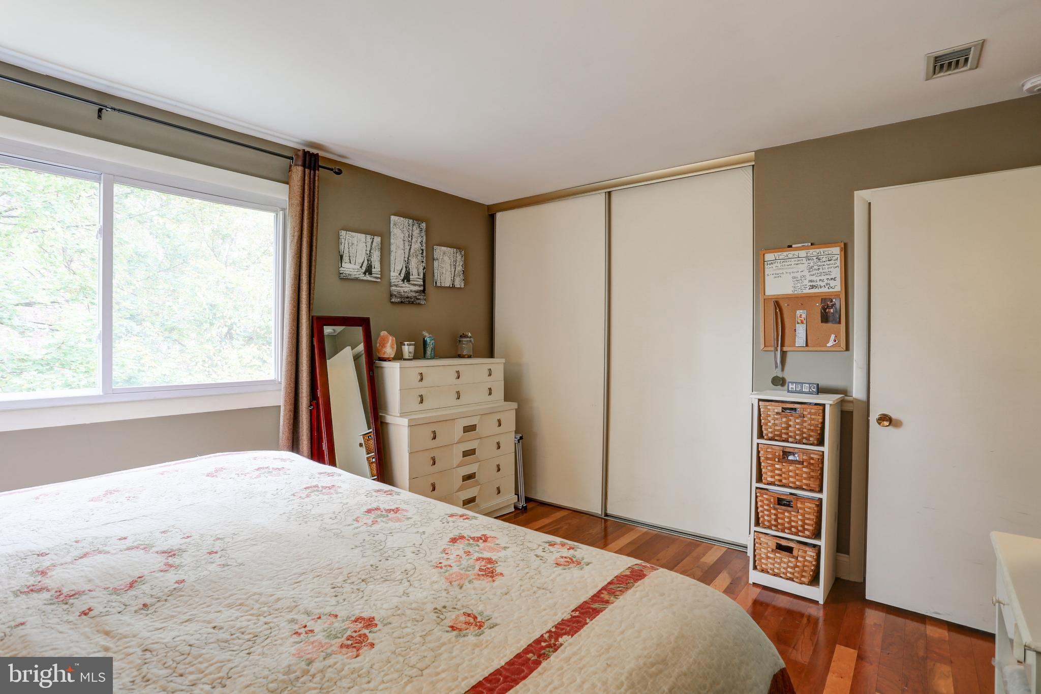 COUNTRY VILLAGE - Residential