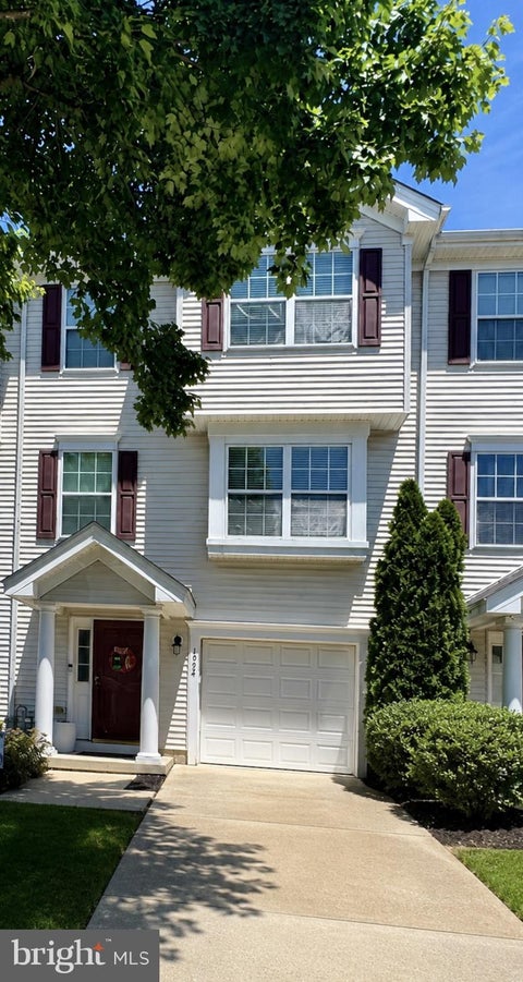 Townhouse For Sale - 1024 Moore Road<br/> WEST DEPTFORD, NJ 08086