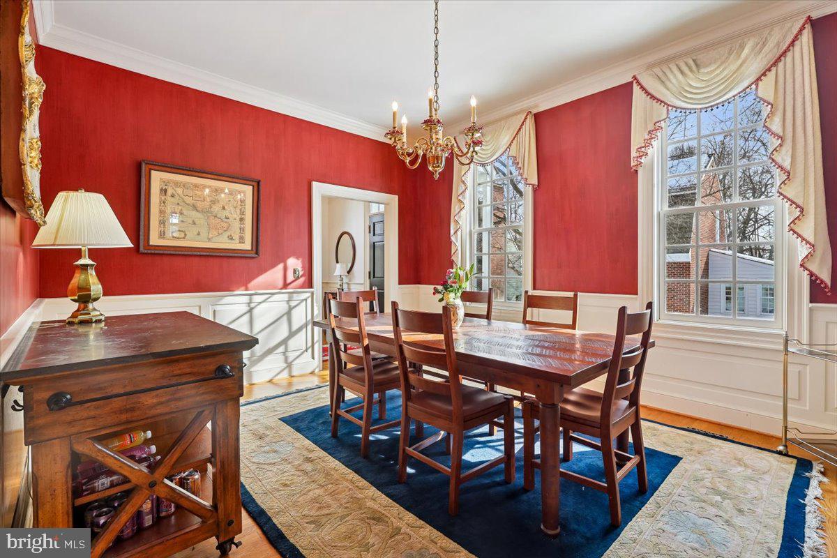 WILLIAMSBURG COMMONS - Residential