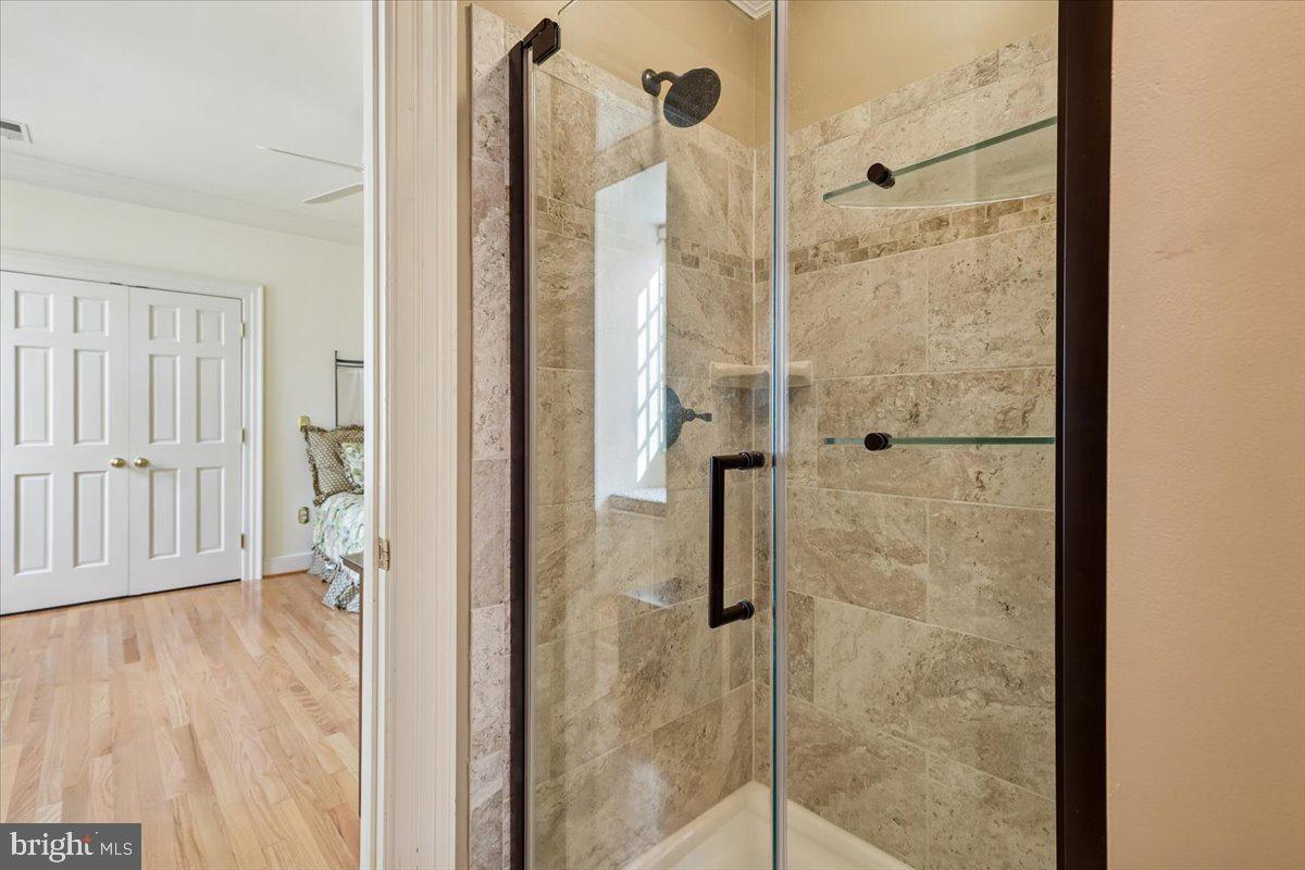 WILLIAMSBURG COMMONS - Residential