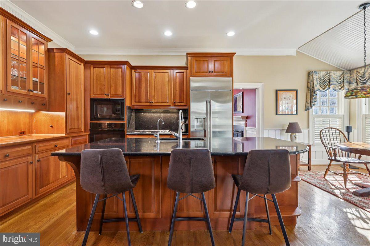 WILLIAMSBURG COMMONS - Residential